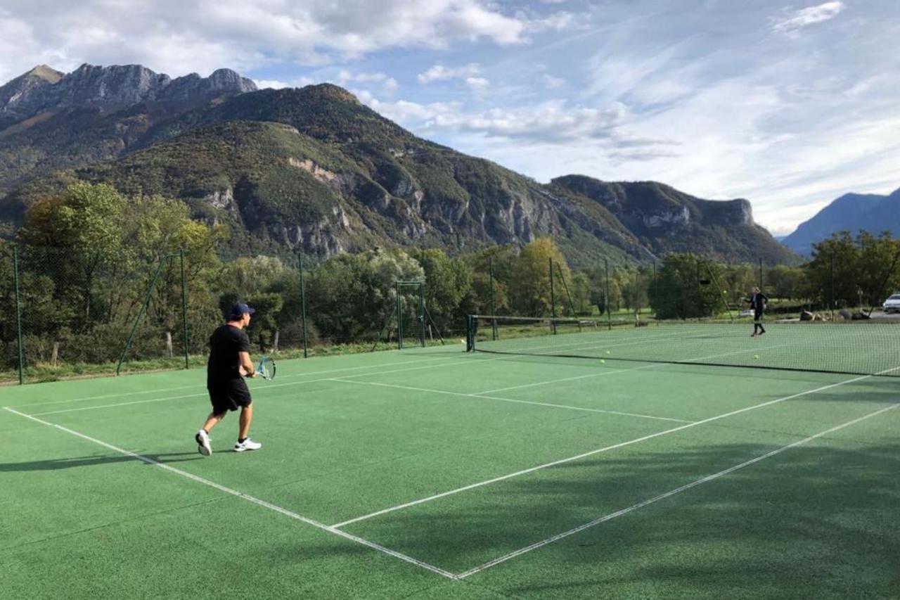 The Green Fee Close To The Golf Course And 5 Minutes From The Lake Giez Екстериор снимка